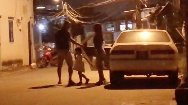 xac minh clip xe bien xanh cho phu nu tre em bat den uu tien bam coi inh oi tren duong pho sai gon
