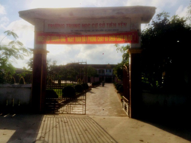 ha tinh khong biet vo cu don con chong va nha truong ta hoa bao cong an vi tuong bi bat coc