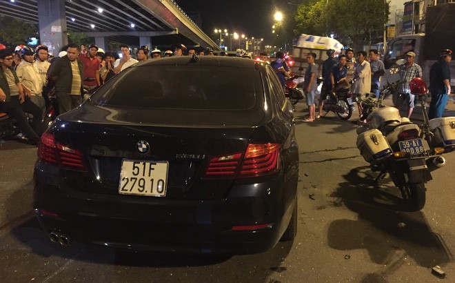 nu tai xe lai xe bmw gay tai nan kinh hoang o sai gon bat ngo khai do giay cao got