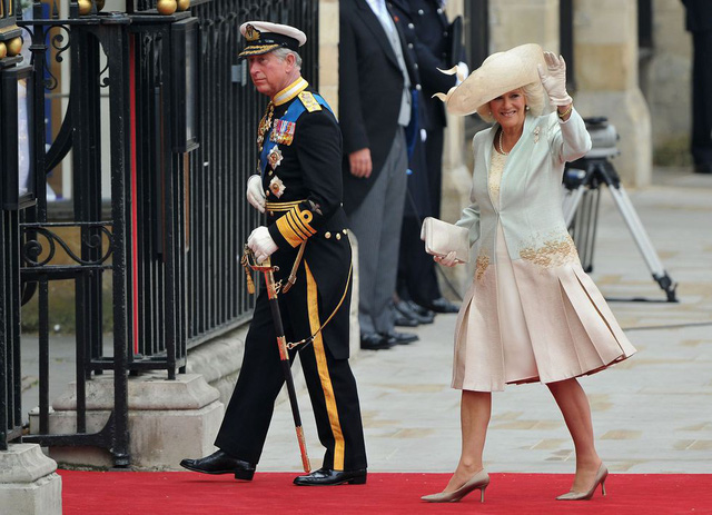 moi tinh 48 nam day thi phi cua thai tu charles va ba camilla tuong vien man nhung lai co ket cuc cay dang khong ngo