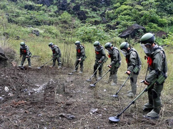 nhieu nguon luc ho tro quang tri khac phuc hau qua o nhiem bom min