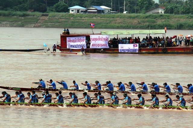 soi noi le hoi dua thuyen truyen thong tai lao