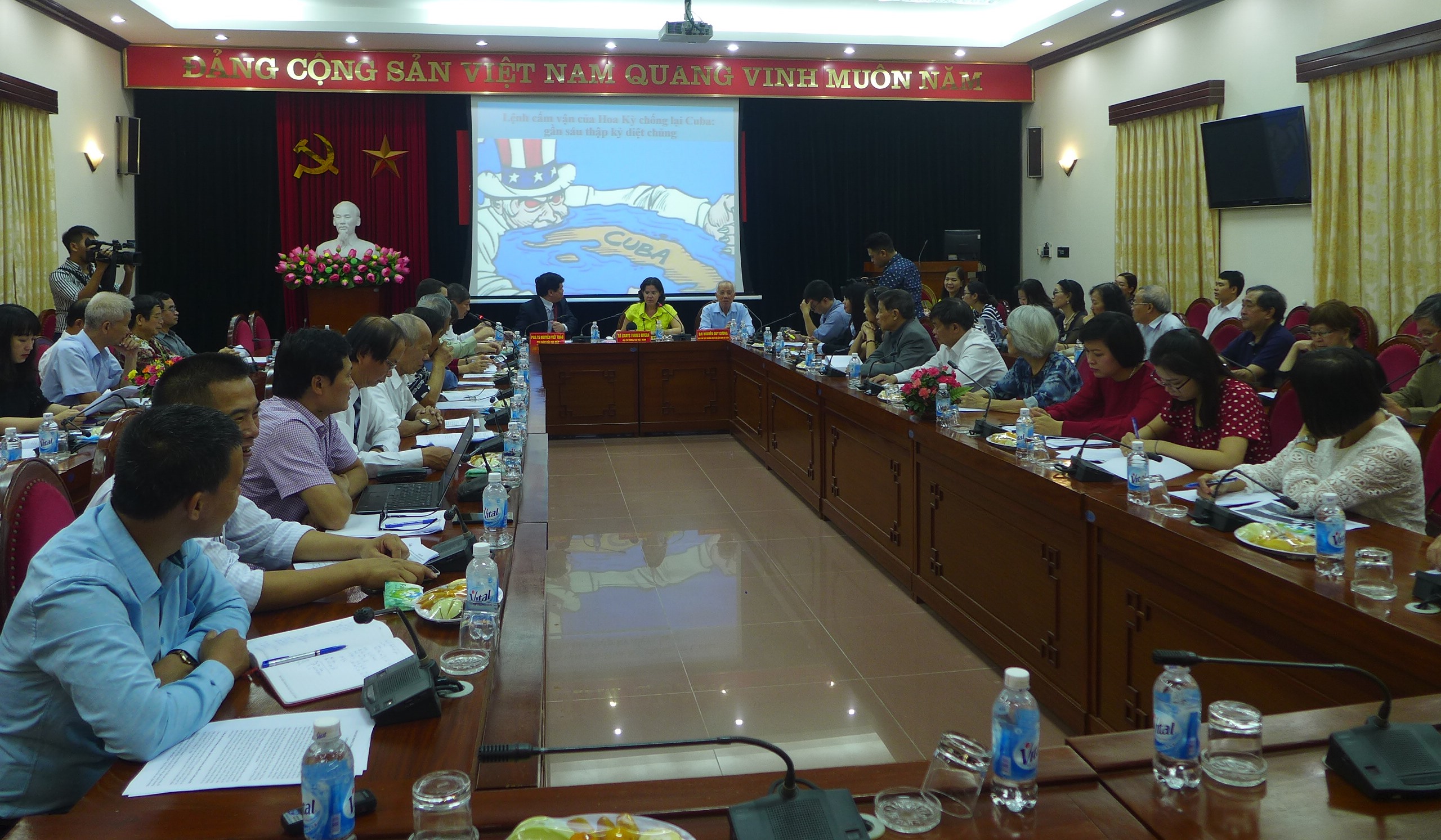 kinh te cuba chiu thiet thoi nang ne do chinh sach cam van cua my