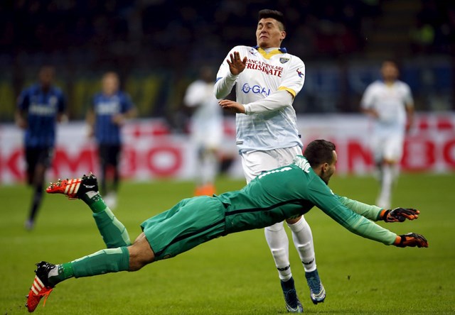 de bep frosinone inter milan tro lai ngoi dau