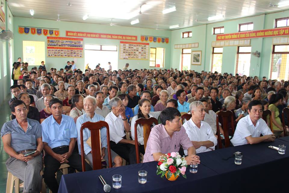 hoi tu thien tzu chi dai loan trao gan 1 ty dong cho nguoi dan xa chau hoa tuyen hoa quang binh