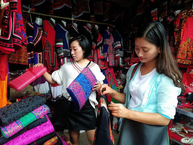 bi hai nang dau sa vao gia dinh tham lam me chong hay doi em chong hay xin chi chong nho mua khong tra tien