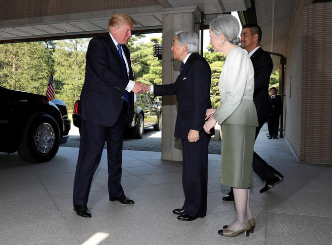 tong thong trump gap nhat hoang va cung thu tuong abe cho ca an