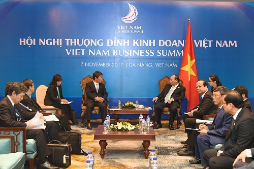 thu tuong tiep bo truong nhat ban va dai dien cac doanh nghiep nuoc ngoai ben le vbs