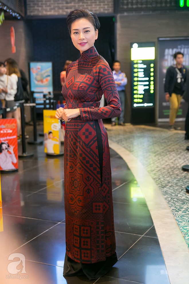 a hau tu anh xuat hien le bong sau on ao voi huyen my