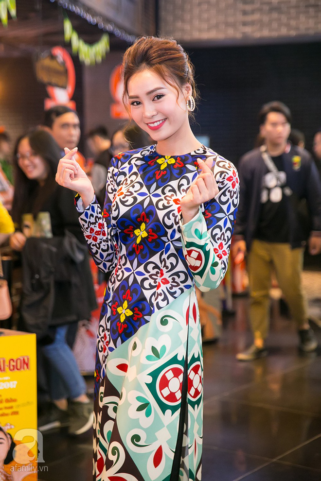 a hau tu anh xuat hien le bong sau on ao voi huyen my