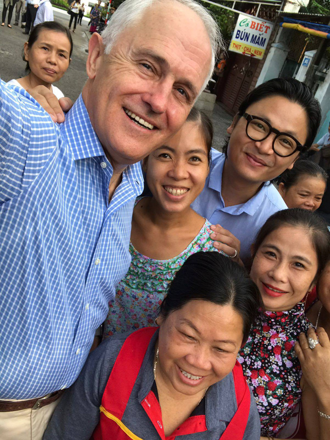 thu tuong uc chia se anh lan dau thuong thuc banh mi tai da nang cung luke nguyen