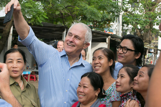 thu tuong uc chia se anh lan dau thuong thuc banh mi tai da nang cung luke nguyen
