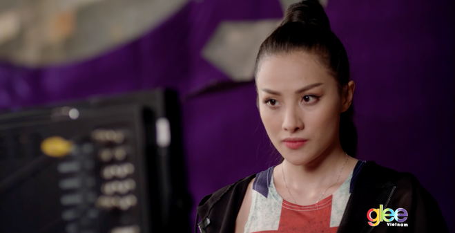 glee angela phuong trinh bi duoi khoi doi co vu vi bung bau bat dau lo ro