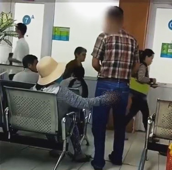 nguoi phu nu bien thai ngang nhien so vung nhay cam cua nhieu dan ong ngay trong benh vien