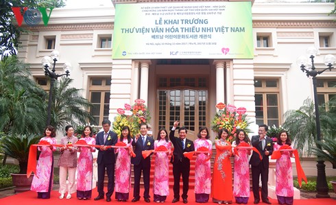khai truong thu vien van hoa thieu nhi dau tien tai viet nam