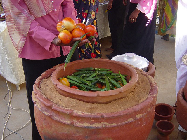 chiec tu lanh dac biet cua giao vien nguoi nigeria khong can cam dien van giu thuc an tuoi ngon den 27 ngay