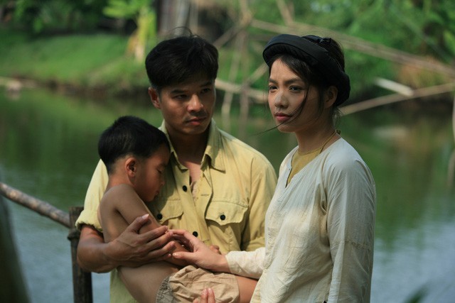 phong cach sexy cua co gai dep nhat phim viet mac ao yem dang gay tranh cai