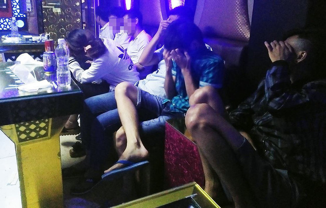 dong nai dot kich bat ngo bat nhieu dan choi mo tiec ma tuy trong phong karaoke