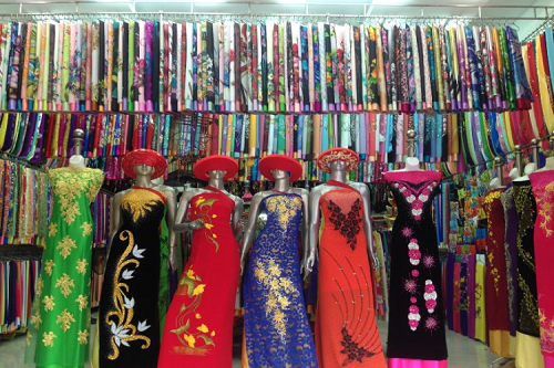 2011 tang qua gi cho thay co