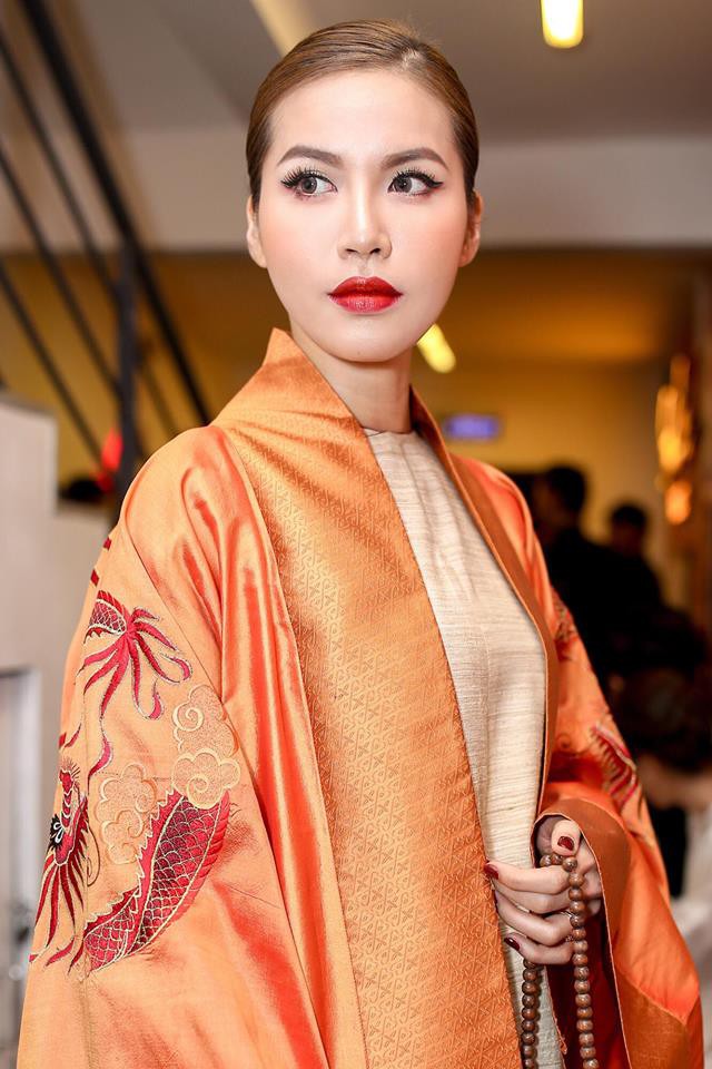 soi nhat cu nhat dong cua sao viet 2011