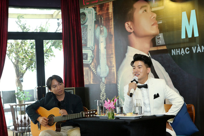 ca si viet tu chi pu nong noi khi phat ngon cam mic len la thanh ca si