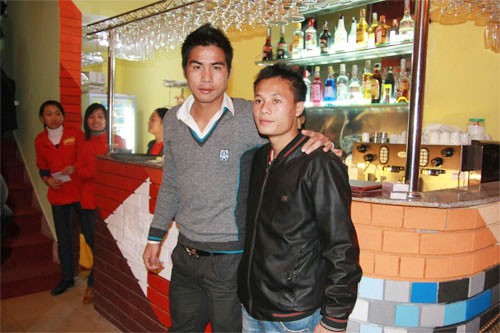 cong phuong mac hong quan va nhung cau thu viet kiem them bang nghe tay trai