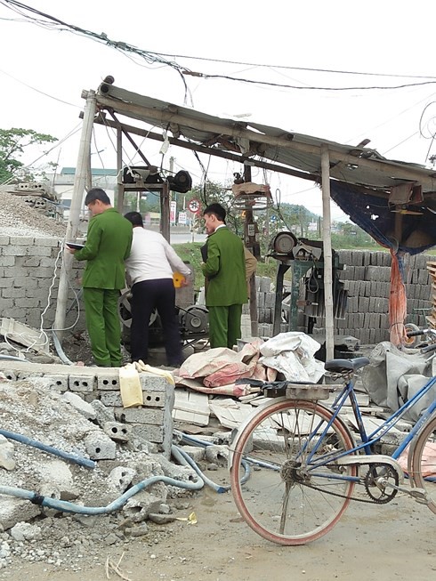 vu nu cong nhan bi cuon vao may gach nan nhan da tu vong