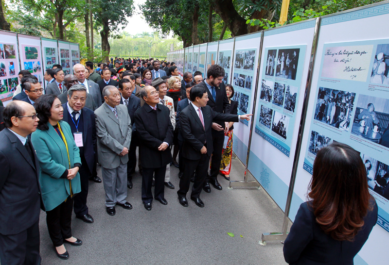 ky niem 30 nam unesco ra nghi quyet ton vinh chu tich ho chi minh