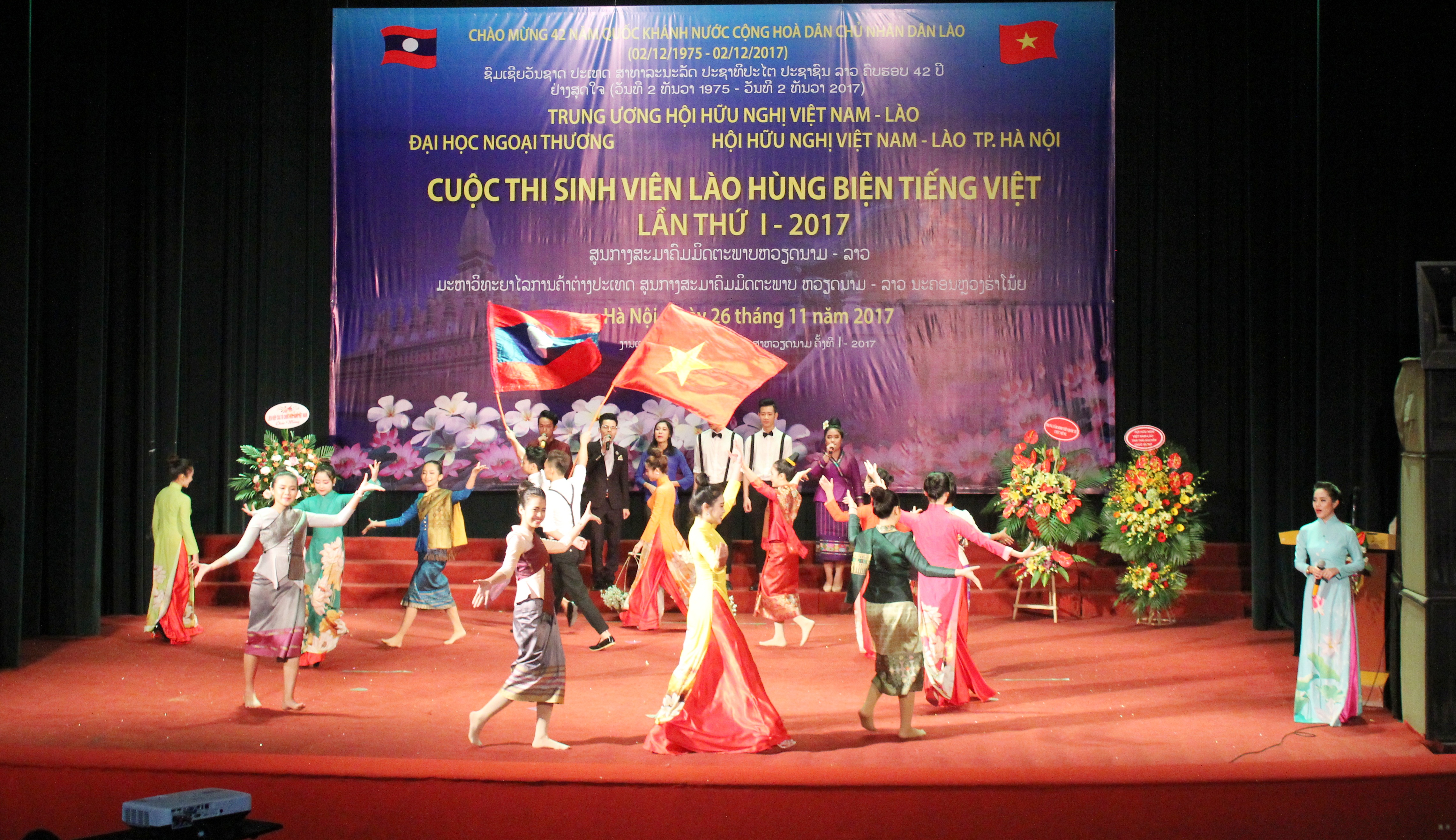 soi noi cuoc thi sinh vien lao hung bien tieng viet lan thu nhat