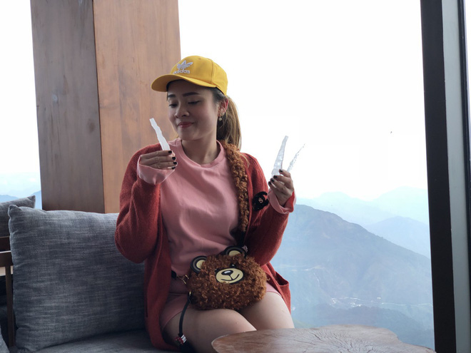 bang gia xuat hien tren dinh fansipan du khach thich thu tao dang chup anh