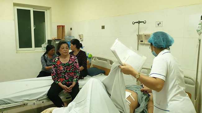 da xac dinh duoc doi tuong no sung ban roi chen qua nguoi tai xe taxi o ha noi