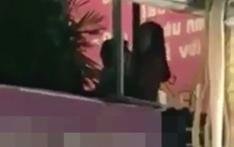 vo ba voi be gai dong canh nong da khong tu te thi dep de lam gi