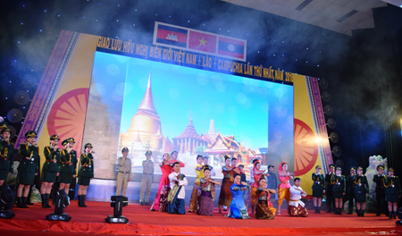 tang cuong moi quan he doan ket tin cay giua 3 nuoc viet lao campuchia
