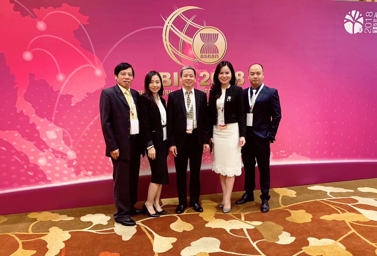 tap doan tt group cung tap doan ych singarore trao bien ban ghi nho thanh lap trung tam tang truong thong minh