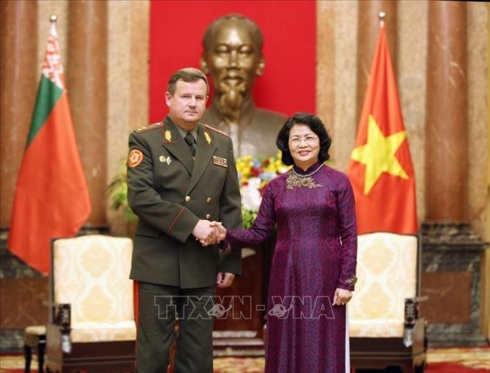 viet nam belarus khong ngung cung co quan he huu nghi hop tac quoc phong