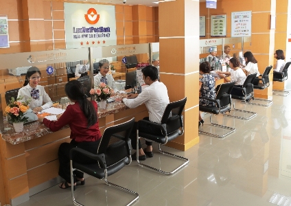 lienvietpostbank lien tiep nhan duoc 4 giai thuong quoc te uy tin