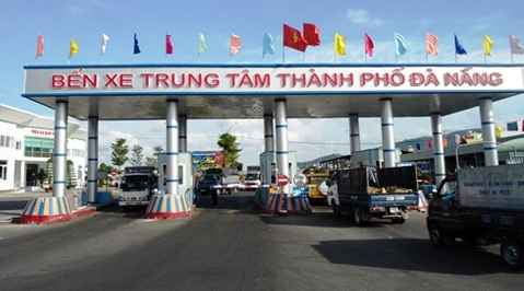 nong giam sat xu ly xe khach dung don khach truoc ben xe trung tam da nang