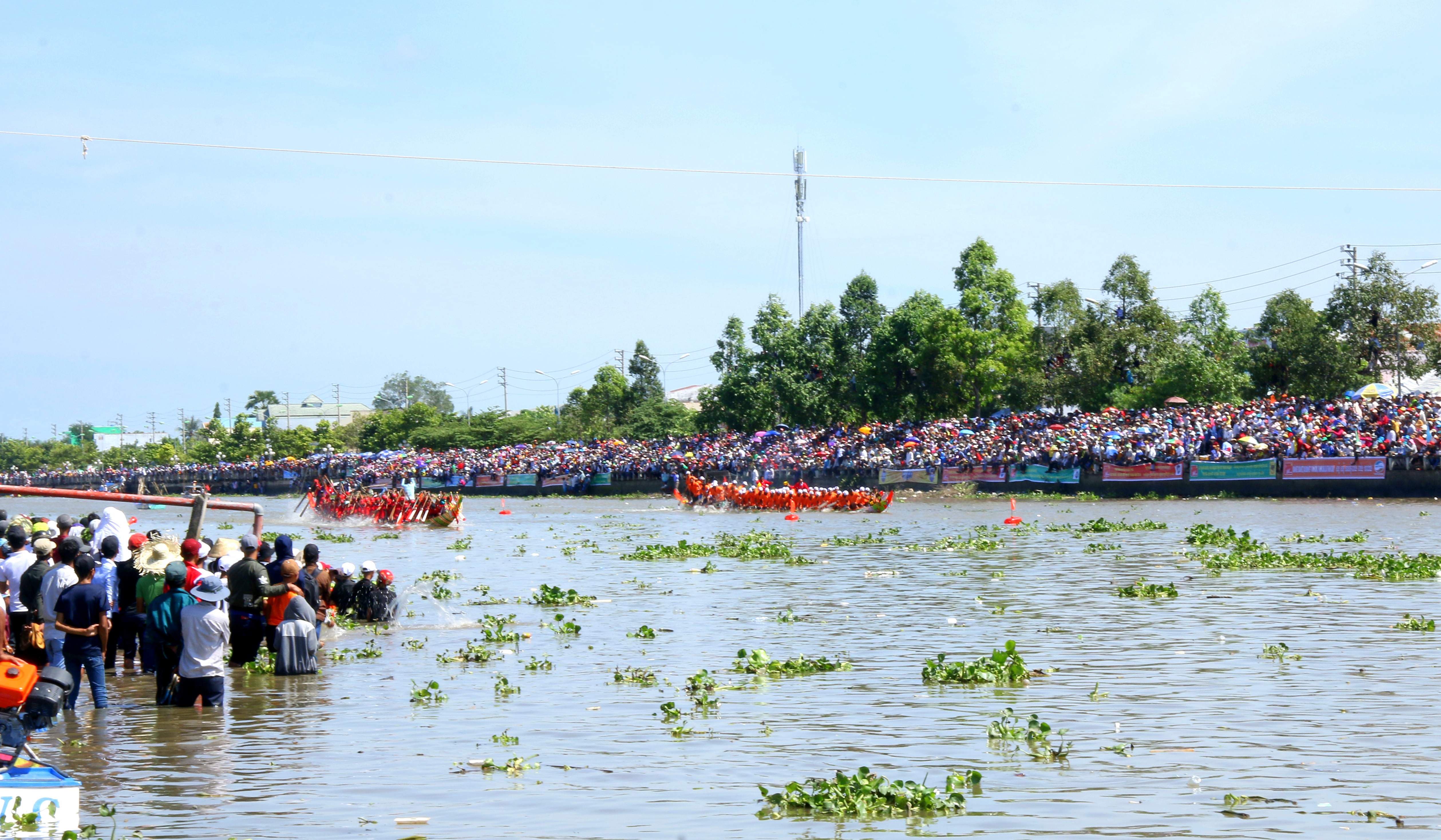 soc trang soi noi dien ra giai dua ghe ngo truyen thong