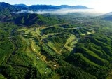 man nhan voi san golf co dia hinh kho va dep bac nhat viet nam
