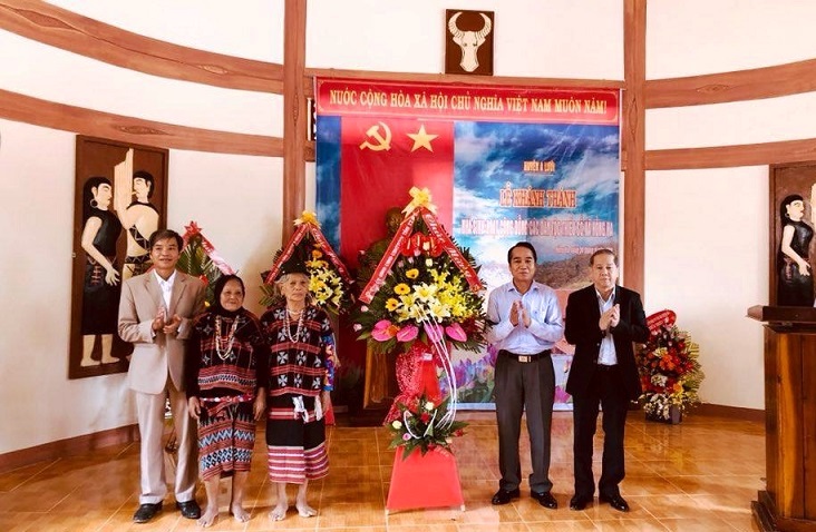 khanh thanh nha guol mon qua tong bi thu nguyen phu trong tang thua thien hue