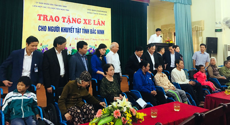 to chuc gibtk trao tang 238 xe lan cho nguoi khuyet tat bac ninh