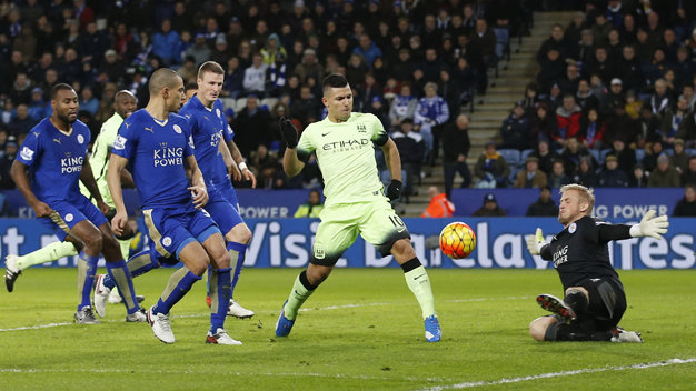 man city va leicester city chia diem arsenal vo dich mua dong
