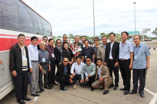 doan dai bieu viet gap go truong dai hoc khon ken thai lan 3 the he tiep lua tinh doan ket