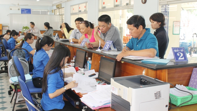 kien quyet thay the can bo yeu kem ve pham chat dao duc