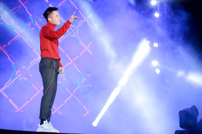 son tung dien do mua dong di dien giua thoi tiet nong nuc cua tphcm