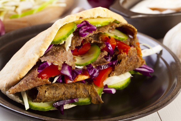 mon banh mi huyen thoai doner kebab co nguy co bi xoa so khoi chau au