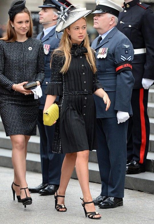 amelia windsor cong chua xinh dep nhat nuoc anh pha vo moi rao can cua hoang gia de tro thanh nang tho moi cua gioi thoi trang