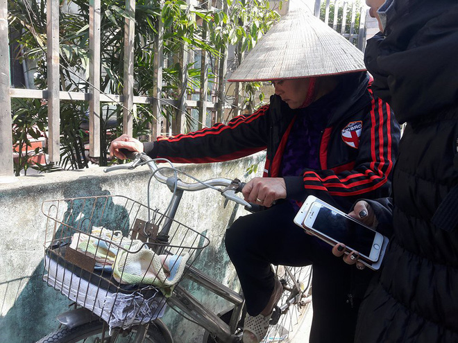 ha noi ca doi tich cop duoc hon 200 trieu dong cu ba 88 tuoi mang di dong hui khi doi no chu hui chi moc tra 239000 dong