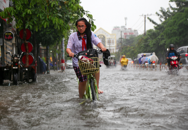 cong dien hoa toc toan bo hoc sinh sinh vien o sai gon nghi hoc de tranh bao tembin