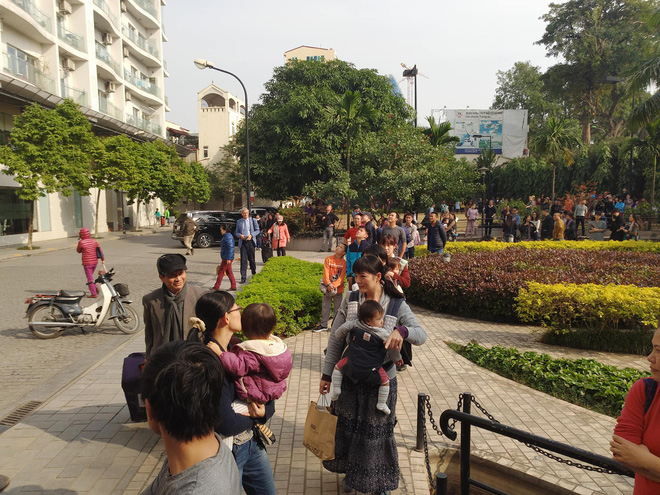ha noi chay lon tai chung cu tren duong hoang hoa tham nguoi dan hoang so so tan